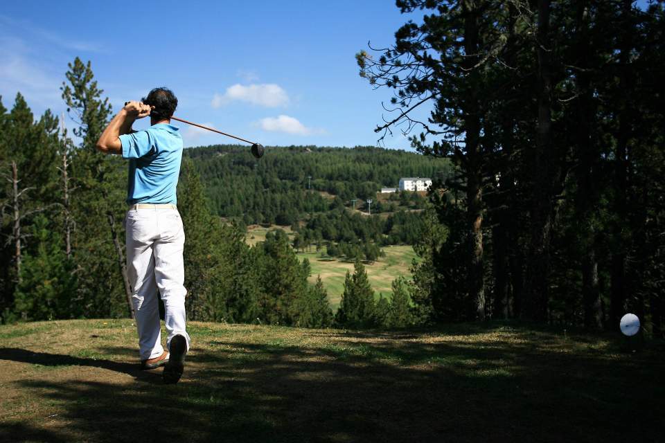 Golf in font romeu grand tétras hotel